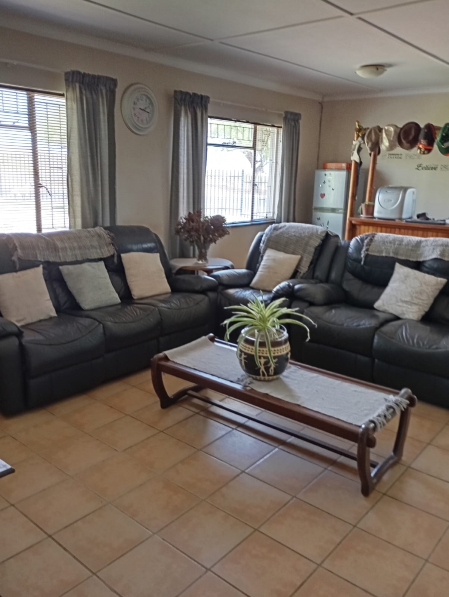 5 Bedroom Property for Sale in Worcester West Western Cape